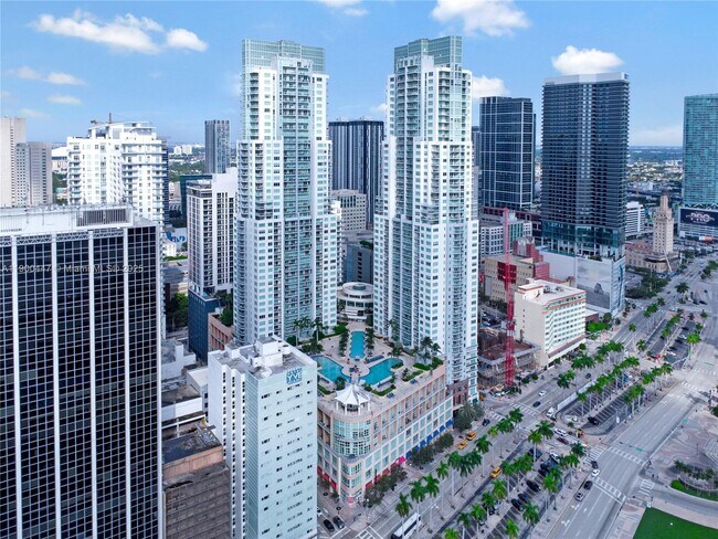 Building Photo - 253 NE 2nd St