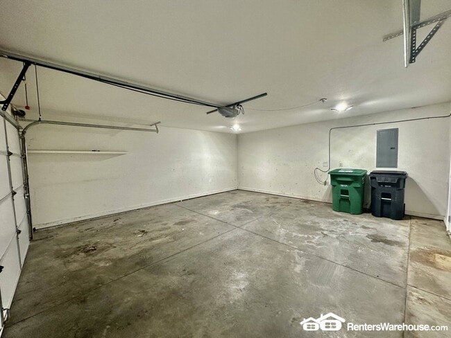 Building Photo - 1250 SE Village View Ln