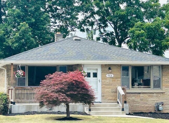 Building Photo - 966 Delaware Rd