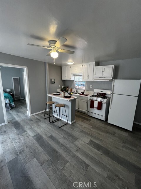 Building Photo - 4518 Normandie Ave