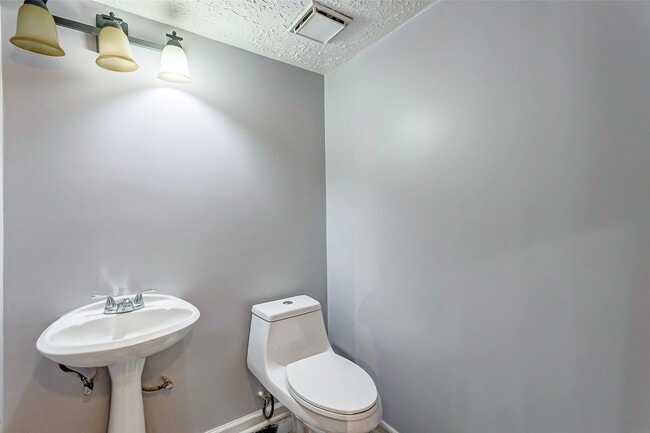 Building Photo - 20218 White Poplar Dr