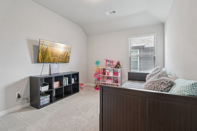 Building Photo - 1329 Stoneleigh Pl