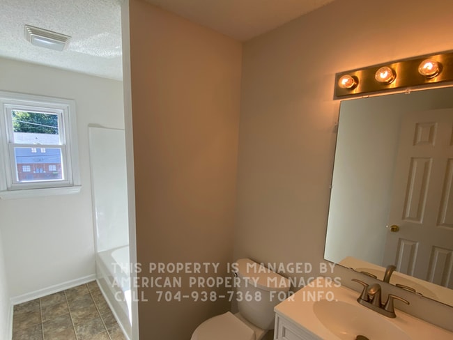 Building Photo - 1116 Arbor Dr