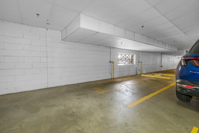 Building Photo - 55 Mallory Ave