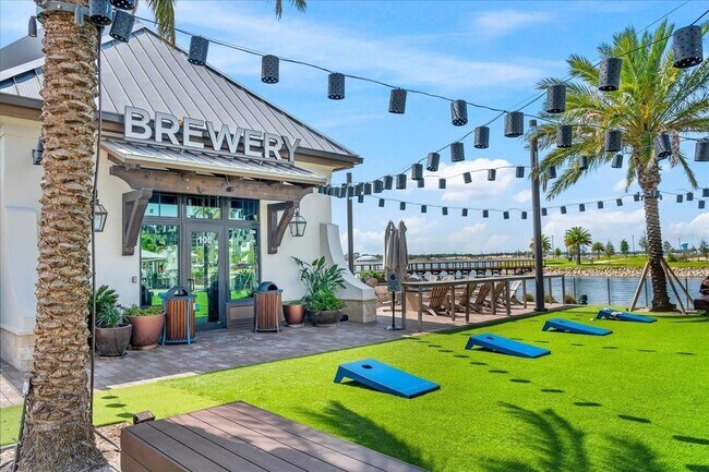 Building Photo - 7525 Plantation Cir