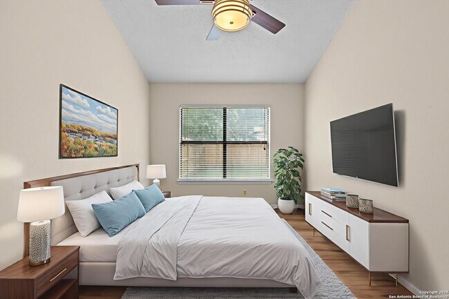 Building Photo - Nicely Updated 3-Bedroom in Northwest Cros...