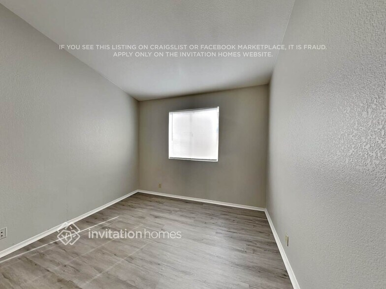 Building Photo - 11028 N 59th Dr