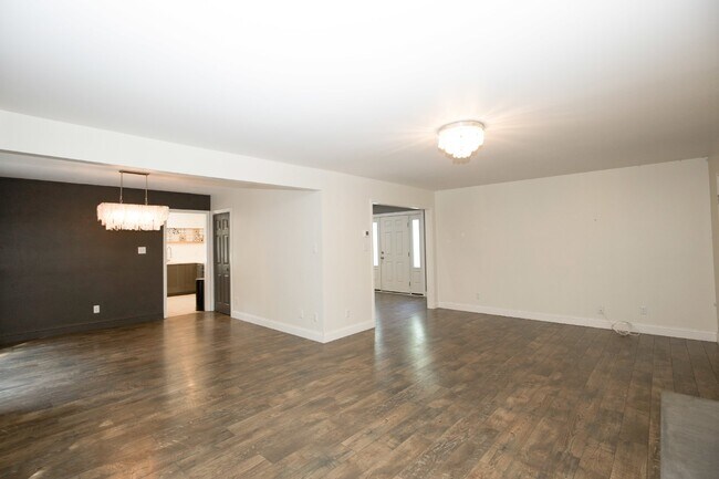 Building Photo - "3-Bedroom Home on Fox Hunt Lane in Southern Pines – Cozy Living Awaits!"