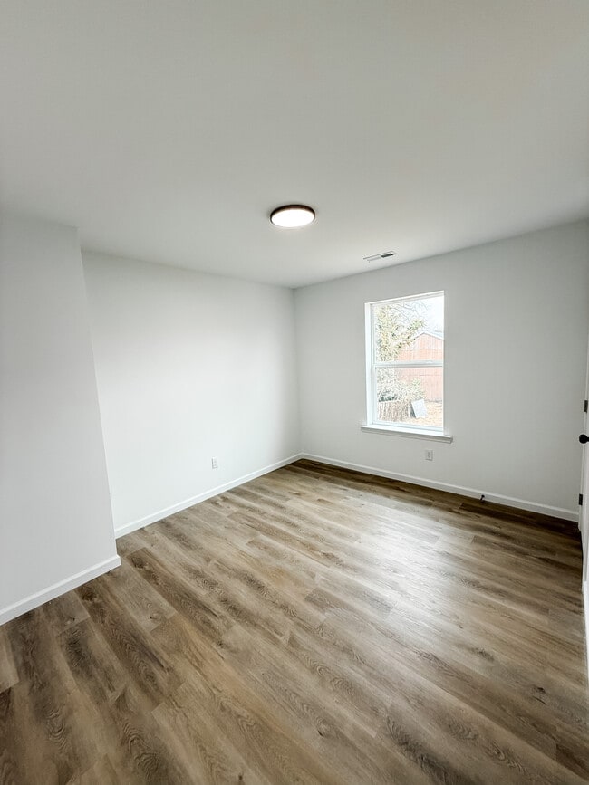 Building Photo - 6 Maryland Ave