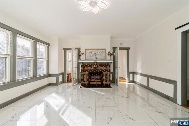 Building Photo - 41-43 Poe Avenue Unit 1