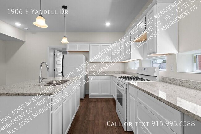 Building Photo - 1906 Yandell Dr