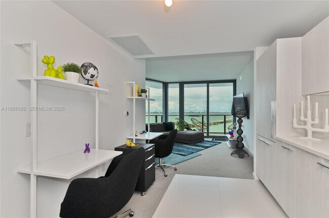 Building Photo - 501 NE 31st St