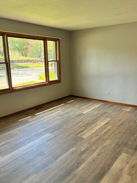 Building Photo - 2731 Caughey Rd