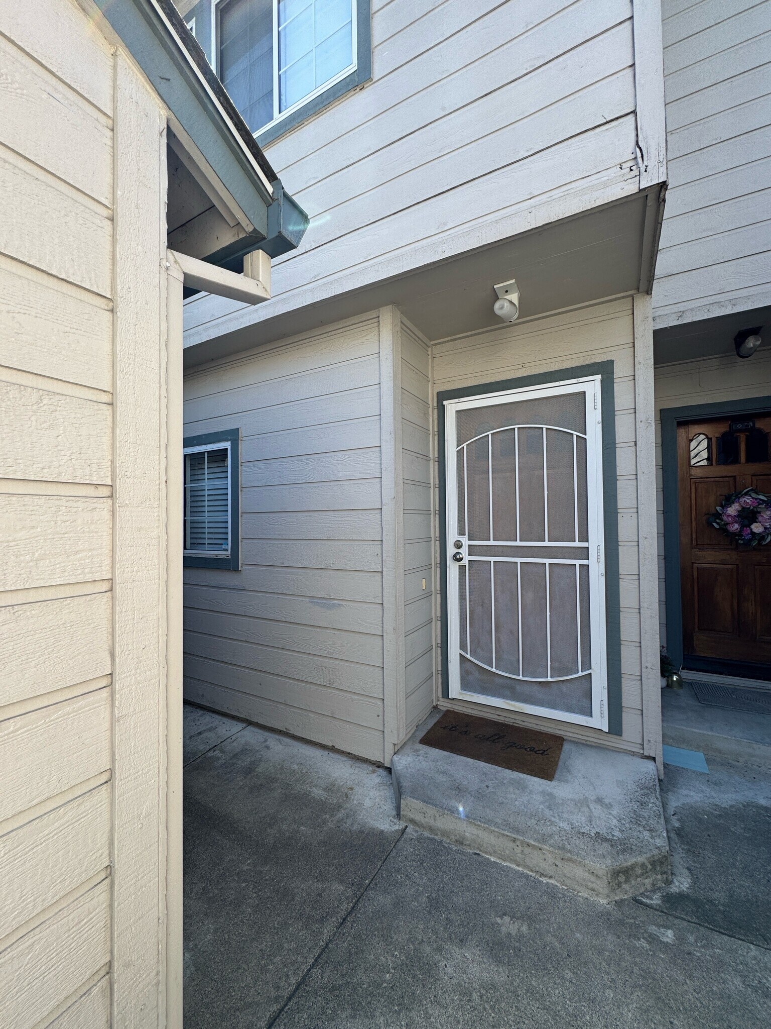 Building Photo - 1293 Eardley Ave