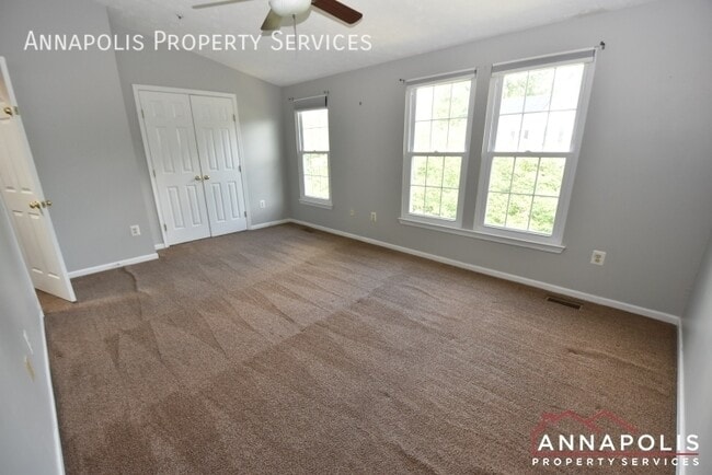 Building Photo - 806 Lilac Ct
