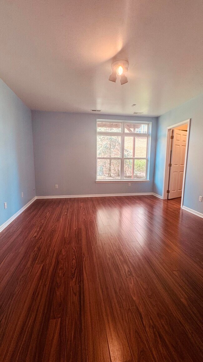 Building Photo - 37572 Newburgh Park Cir