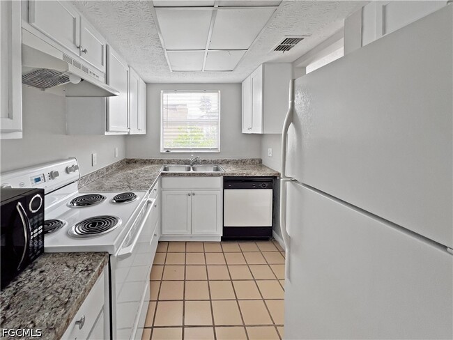 Building Photo - 1123 SW 48th Terrace