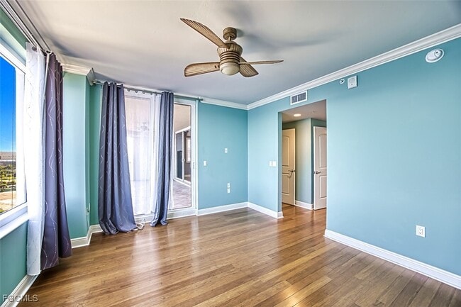 Building Photo - 2104 W First St