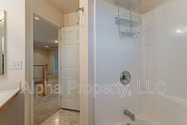 Building Photo - 1205 Carriage Park Cir