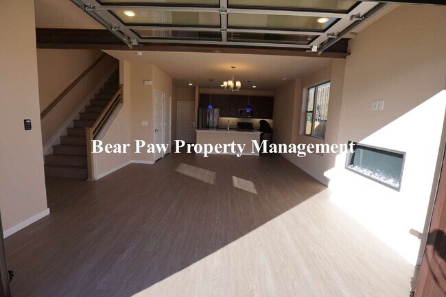 Building Photo - Newer Townhome in Lakewood!!