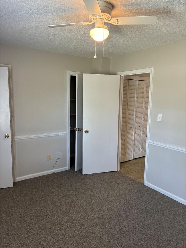 Building Photo - 2105 Cotton Cir