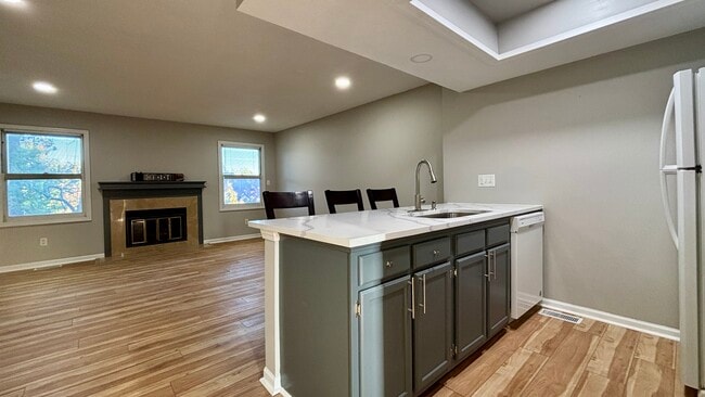 Building Photo - 6086 S Bay Dr