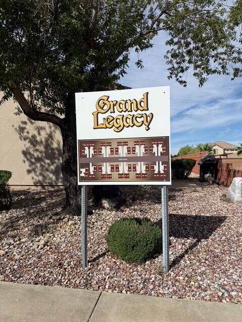 Building Photo - Well-maintained 3 bed/2 bath condo near Sky Mountain golf course.