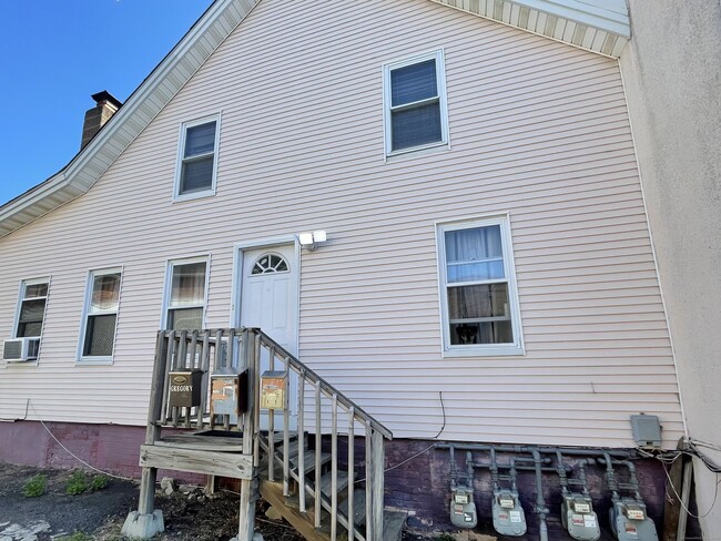 Building Photo - 23 Kimberly Ave