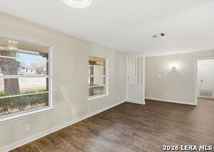 Building Photo - 918 Clearview Dr