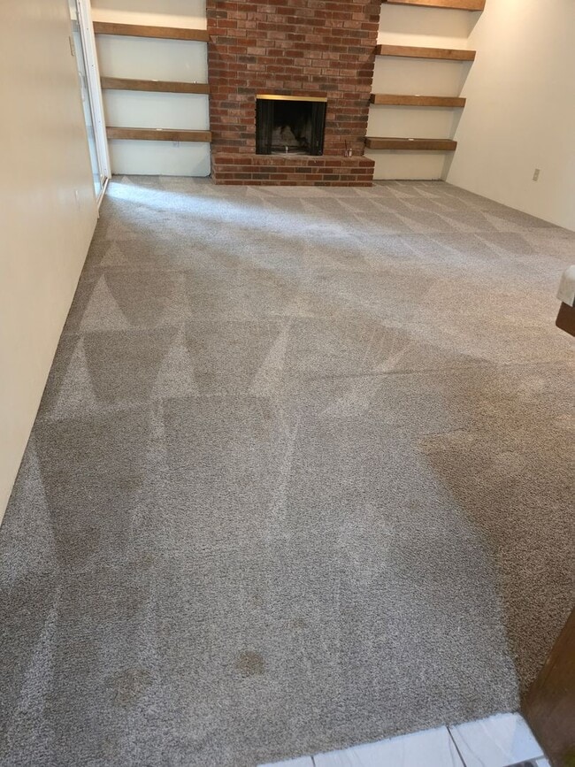 Building Photo - 3824 Christmas Tree Ln