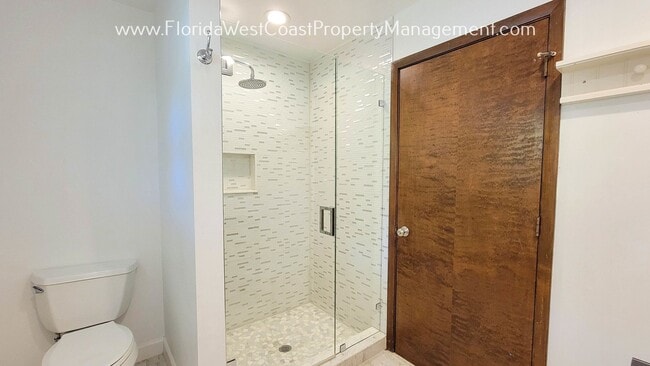 Building Photo - 5428 Beneva Woods Way
