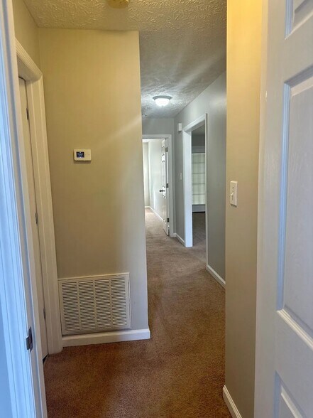 Building Photo - 360 Bubble Creek Ct