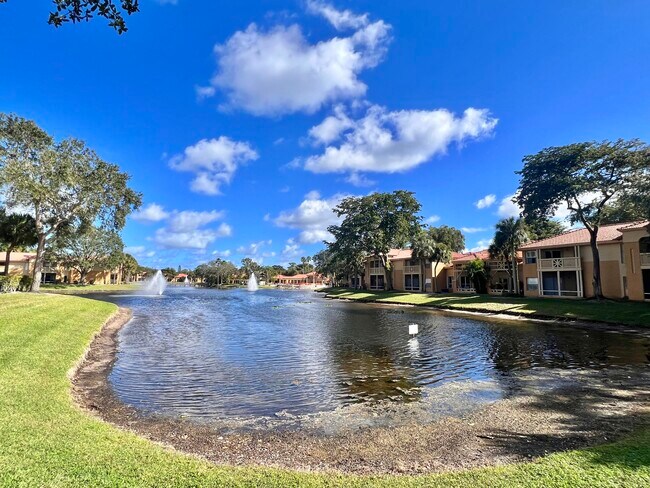 Building Photo - 4855 Via Palm Lakes