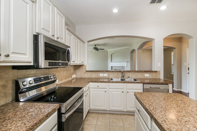 Building Photo - 15408 Yarberry Dr