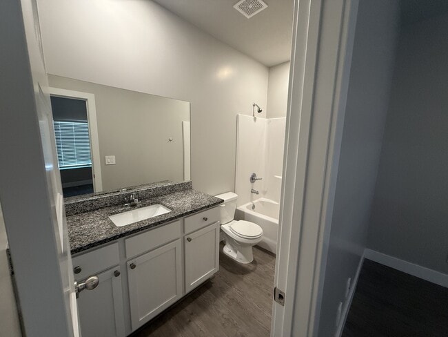 Building Photo - 783 N St Paul St