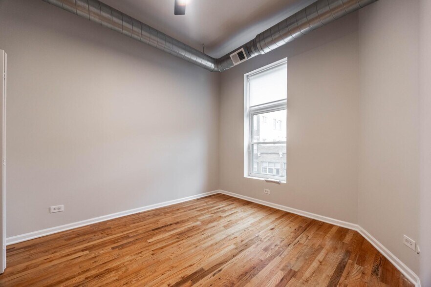 Building Photo - 1534 N Milwaukee Ave
