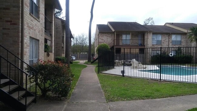 Building Photo - 16303 Lyons School Rd