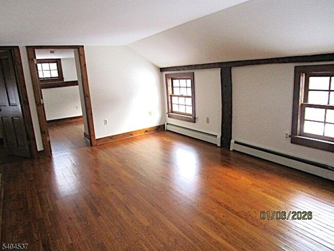 Building Photo - 955 Fairview Lake Rd