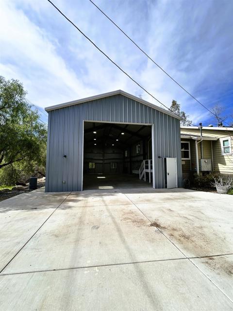 Building Photo - 2400 Kauana Loa Dr