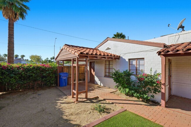 Building Photo - Great complex in Central Phoenix