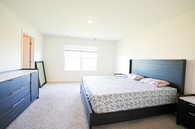 Building Photo - 2733 Berrywood Ln