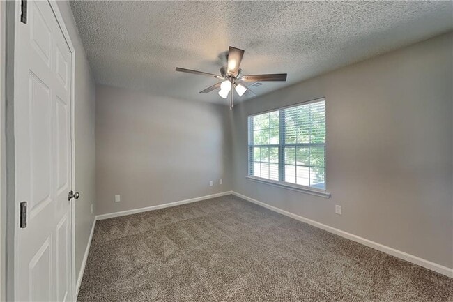 Building Photo - 2150 Beckenham Pl