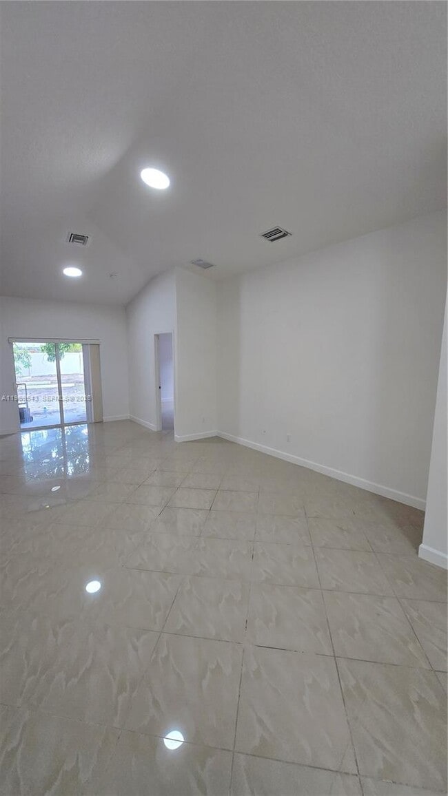 Building Photo - 250 Ipswich St