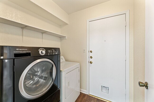 Building Photo - AUS2518 Howellwood