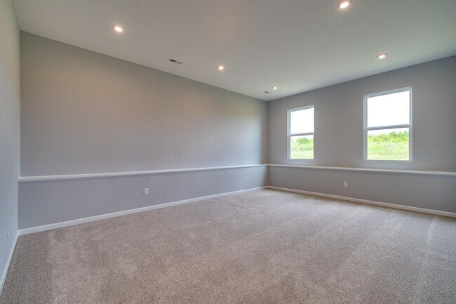 Building Photo - 1744 Ardennes Oak Dr