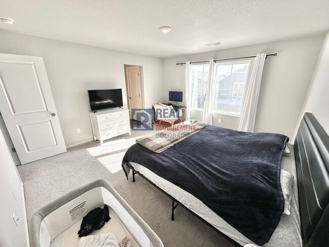 Building Photo - 27086 E Bayaud Ave