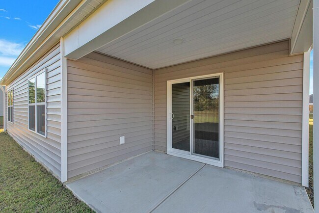 Building Photo - Move in Special- move-One Month Waived Rent with a lease signed by 12/31!!!