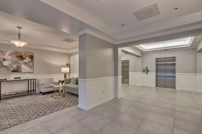 Building Photo - Modern Luxury Condo in Middleborough – Rec...