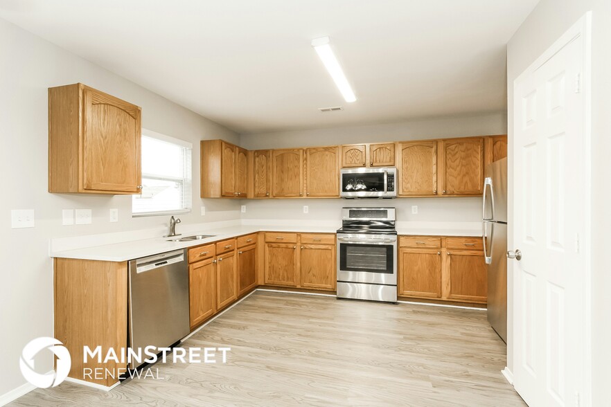 Building Photo - 1816 Rustic Barn Dr