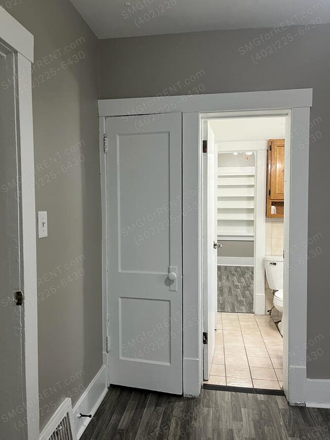 Building Photo - 2200 7th Ave